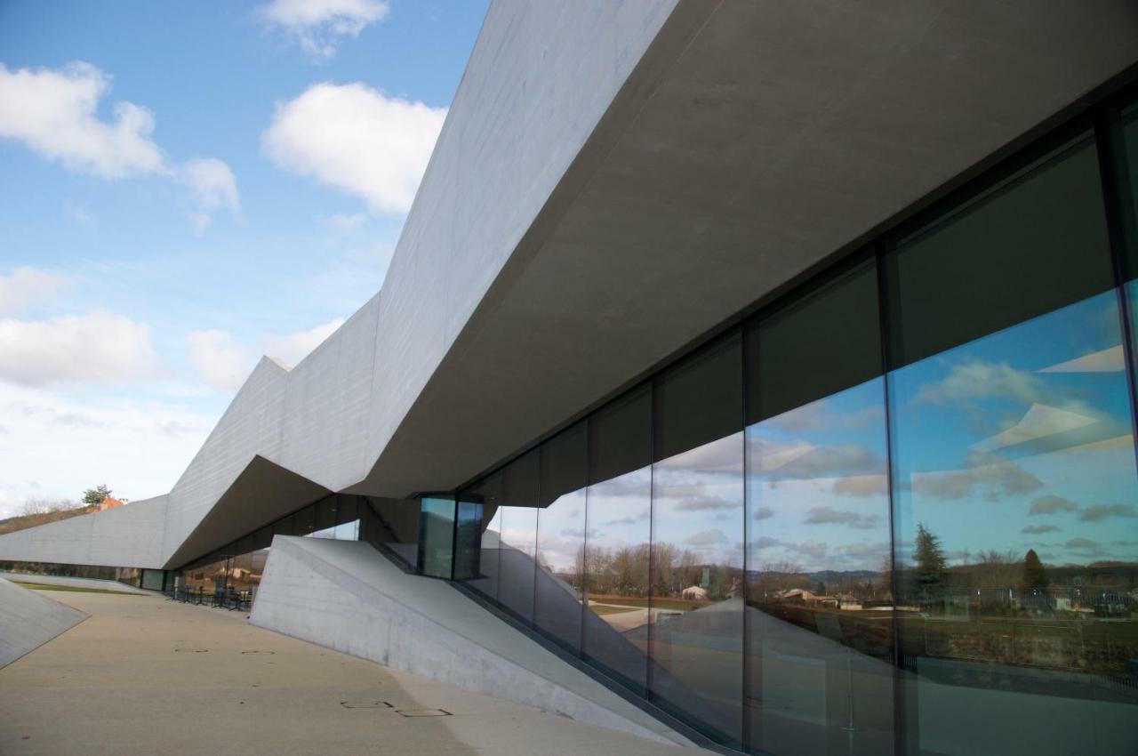 Les Toits De Lascaux มงทิญญัก ภายนอก รูปภาพ